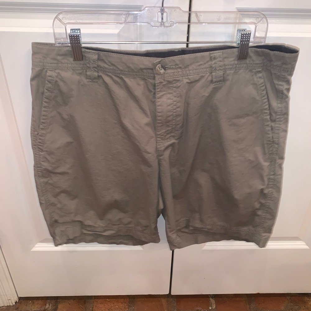 Men’s Columbia shorts